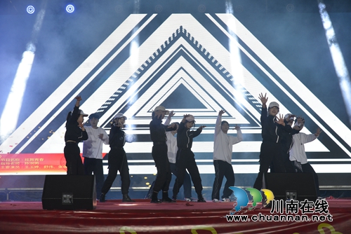 泸县建校举行2020年元旦文艺晚会(图17)