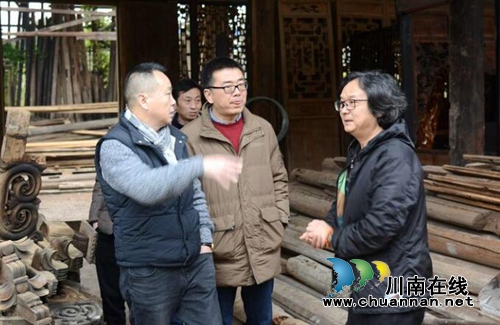 四川书法青年十家走进泸州“楠域奇缘”博藏馆(图2) 四川书法青年十家走进泸州“楠域奇缘”博藏馆(图2)