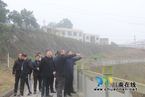 泸县海潮镇召开海潮河河长制工作例会