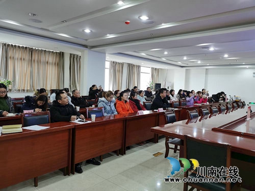 泸州市监局加强食品许可审批业务培训