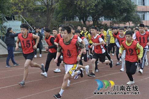泸县建校举行2020年校园迷你马拉松比赛(图1)