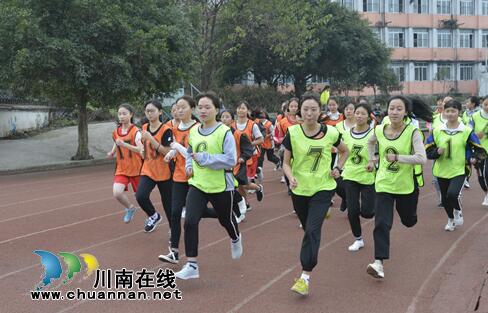泸县建校举行2020年校园迷你马拉松比赛
