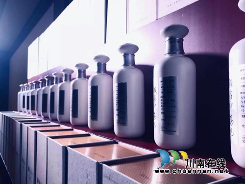 匠心精酿!“映像巴蜀·酿酒师笔记”美酒面市(图5) 匠心精酿!“映像巴蜀·酿酒师笔记”美酒面市(图5)