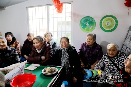 龙马潭:小区年终总结会开出和谐自治新花样(图5) 龙马潭:小区年终总结会开出和谐自治新花样(图5)