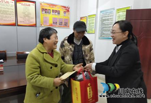 龙马潭区红星街道慰问辖区困难人员