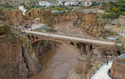 格桑花开满天路—写在川藏公路通车65周年之际(图9) 格桑花开满天路—写在川藏公路通车65周年之际(图9)