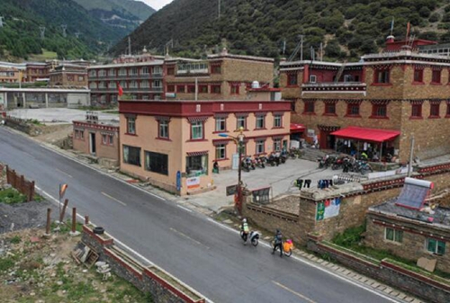 格桑花开满天路—写在川藏公路通车65周年之际(图13) 格桑花开满天路—写在川藏公路通车65周年之际(图13)