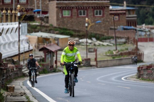 格桑花开满天路—写在川藏公路通车65周年之际(图15) 格桑花开满天路—写在川藏公路通车65周年之际(图15)