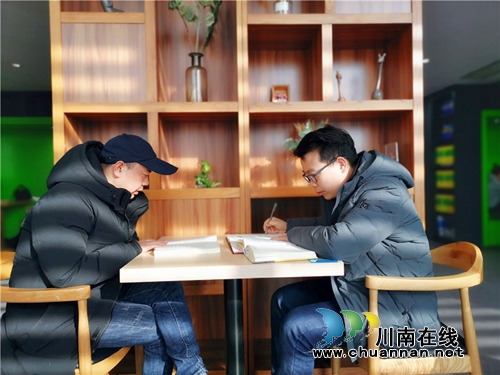 泸州十八中：师生齐读书&nbsp;增强本领走向未来(图6)