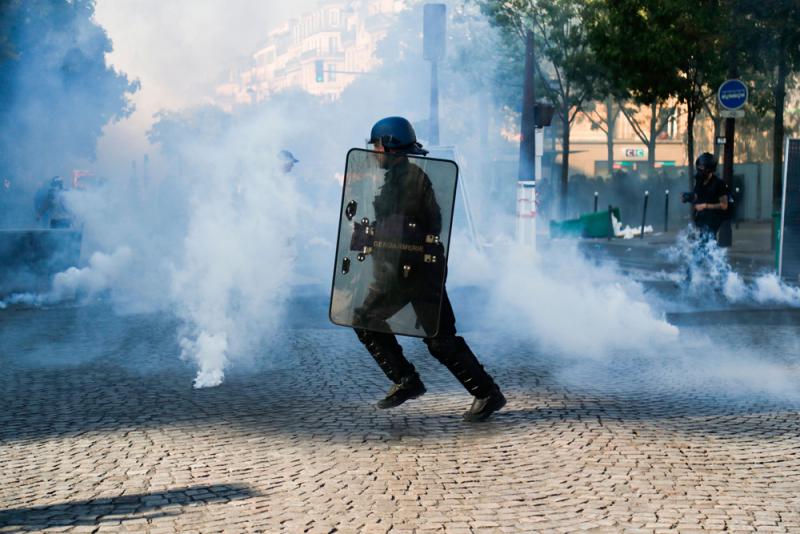 巴黎环保遊行变骚乱 164人被捕(图1)