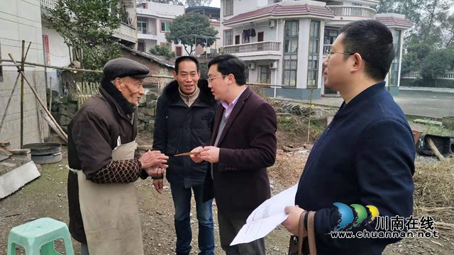 泸县百和镇开展慰问困难党员活动