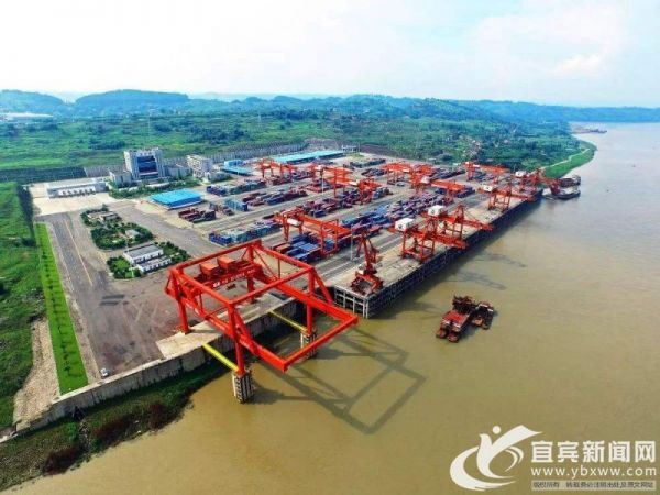 2019年宜宾市实现外贸进出口总值141.1亿元(图4) 发展中的宜宾港。(资料图)