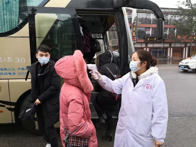 泸州:疫情联防联控 设置交通检查卡口56个 (图5) 泸州:疫情联防联控 设置交通检查卡口56个 (图5)