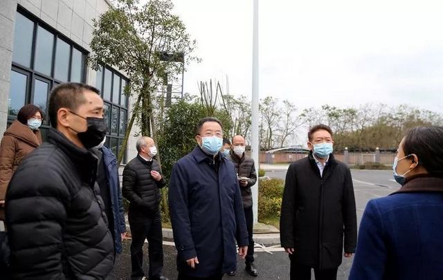 泸州市委书记刘强率队督导疫情防控工作：把疫情防控主动权稳稳地抓在手上(图2)