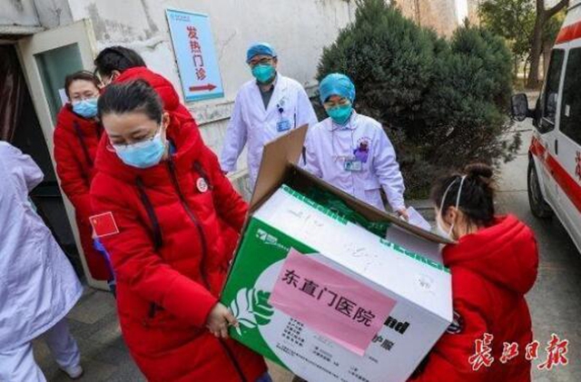 她最早判断出疫情并上报：这次把一生的眼泪流光了(图8)