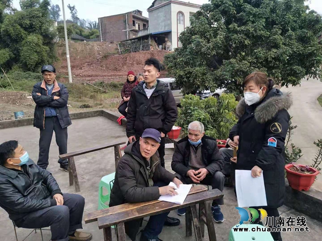 “不听劝”的村主任 泸县奇峰百姓齐夸赞(图3) “不听劝”的村主任 泸县奇峰百姓齐夸赞(图3)