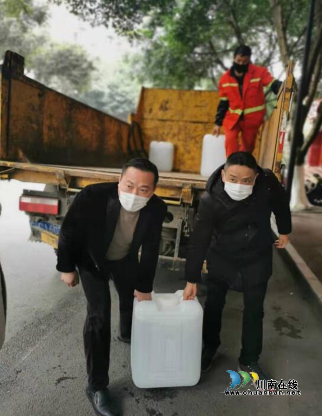 江阳区住建局物业指导中心党员支美军：不忘党员初心，不褪军人本色(图3)