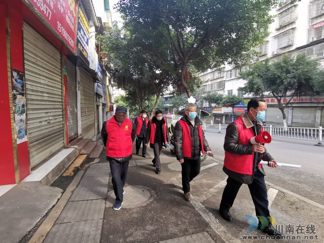 龙马潭区小市街道:众志成城 党员群众齐助力(图2) 龙马潭区小市街道:众志成城 党员群众齐助力(图2)