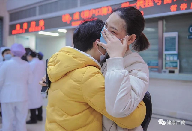 西南医大附院第三批援助湖北医疗队20人出发 随队携带ECMO(图24) 【西南医大附院·出征】集结号再次吹响 他们着“重装”来了!(图24)