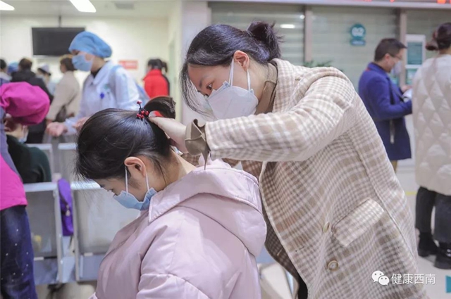 西南医大附院第三批援助湖北医疗队20人出发 随队携带ECMO(图21) 【西南医大附院·出征】集结号再次吹响 他们着“重装”来了!(图21)