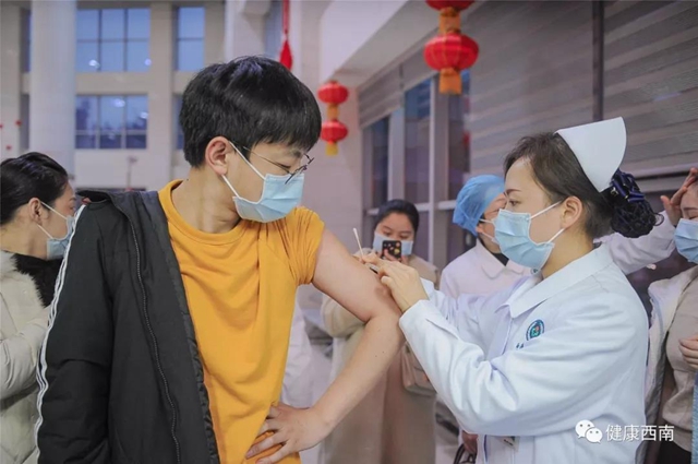 西南医大附院第三批援助湖北医疗队20人出发 随队携带ECMO(图16) 【西南医大附院·出征】集结号再次吹响 他们着“重装”来了!(图16)