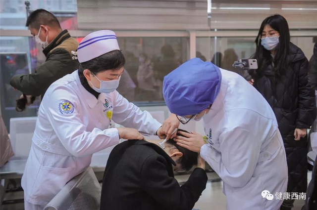 西南医大附院第三批援助湖北医疗队20人出发 随队携带ECMO(图23) 【西南医大附院·出征】集结号再次吹响 他们着“重装”来了!(图23)