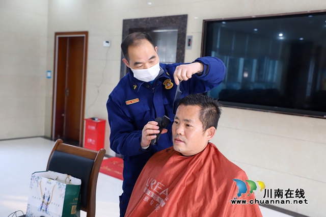 全能消防员!泸州消防的“Tony”(图6) 全能消防员!泸州消防的“Tony”(图6)