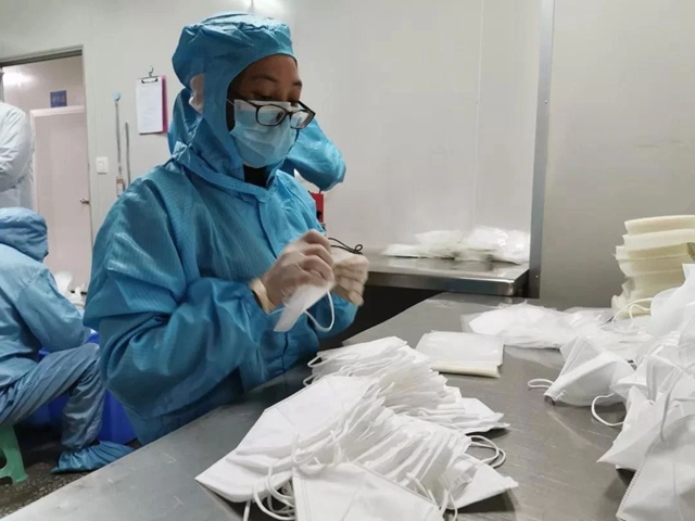 力争日产口罩20000只!内江又一条口罩生产线正式投产(图4) 力争日产口罩20000只!内江又一条口罩生产线正式投产(图4)