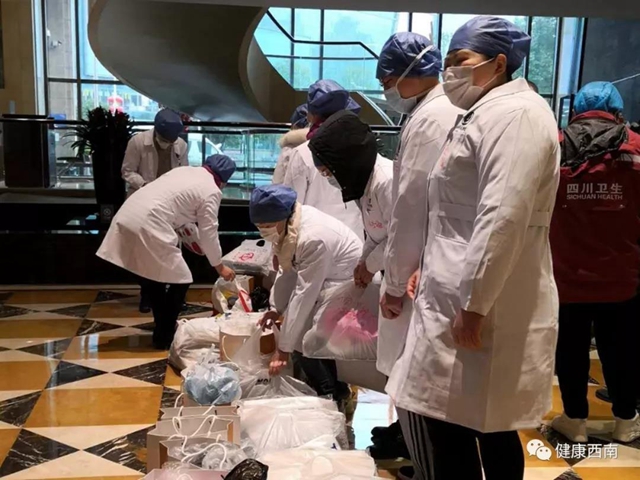 【雪中送“炭”】西南医大附院第三批援湖北医疗队正式进驻武汉协和医院肿瘤中心(图1)