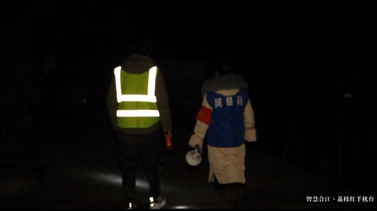 合江：工装代替婚服，菜花代替玫瑰，5分钟婚礼在检测点温情举行(图6)