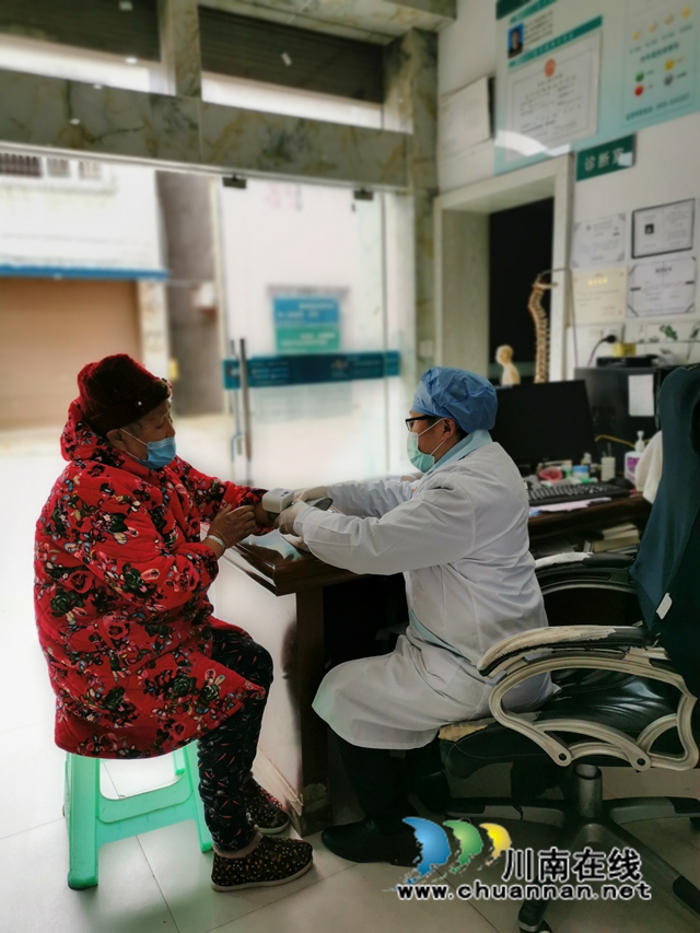 泸县玄滩:乡村医生守卫村民健康 做百姓信赖的“白衣战士”(图5) 泸县玄滩:乡村医生守卫村民健康 做百姓信赖的“白衣战士”(图5)