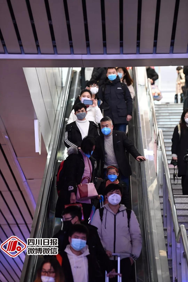 四川首趟定制务工人员返程专列出发啦！(图3)