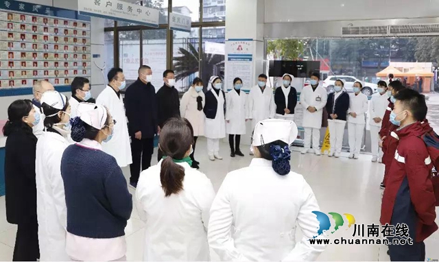 携带“新冠0号”出发 西南医大中医院医疗队驰援甘孜(图6)