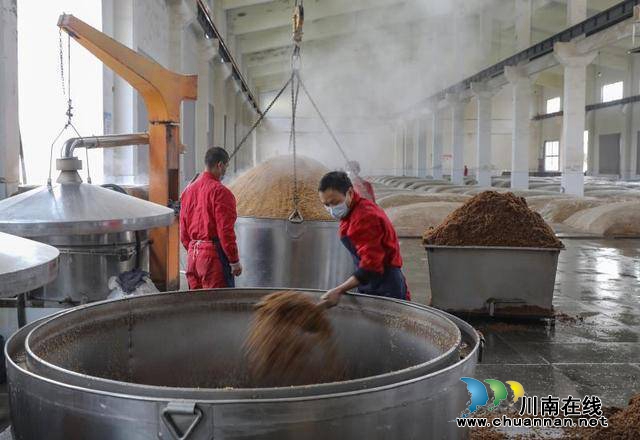 江阳区第一家区属酒类企业复工复产(图2)