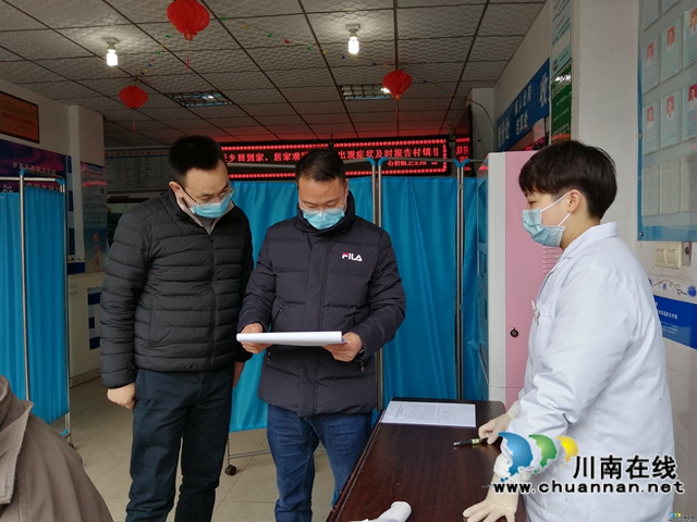 才下雪域高原就上防疫一线！泸县援藏干部当好疫情防控的“守门员”(图2)