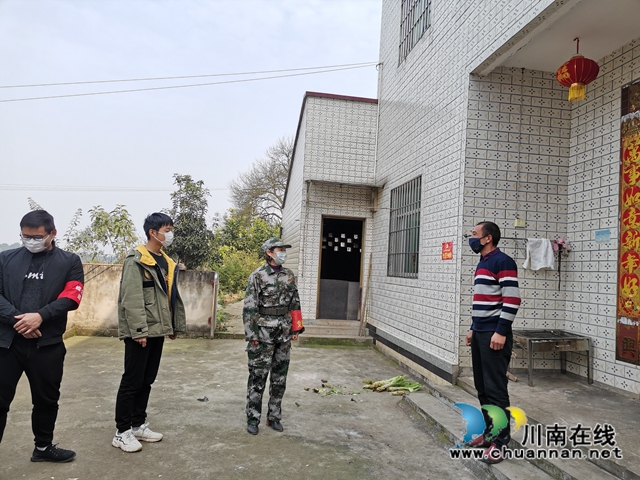 泸县喻寺镇00后志愿者王福林：疫情防控磕掉门牙不后悔(图5)