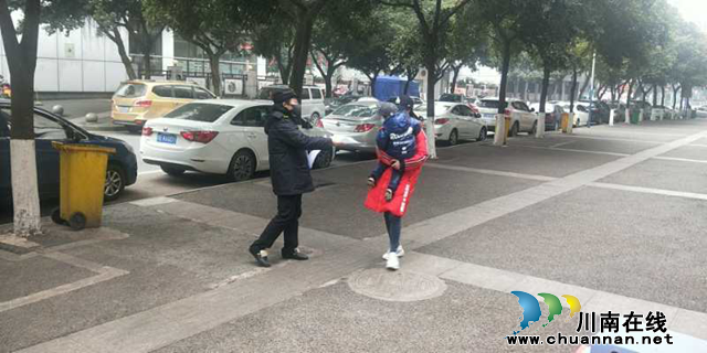 龙马潭区综合行政执法局战“疫”面前不退却，红颜比肩男儿郎(图1)