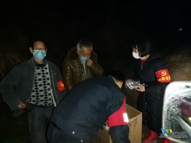 泸县云龙镇：一面旗帜 一颗红心(图10)