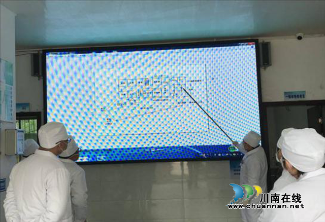 纳溪天仙镇卫生院屈直槐：永葆军人情怀的白衣战士(图2)