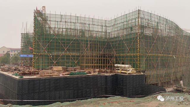 泸州工投建设集团按下“快进键”积极投入复工(图2)