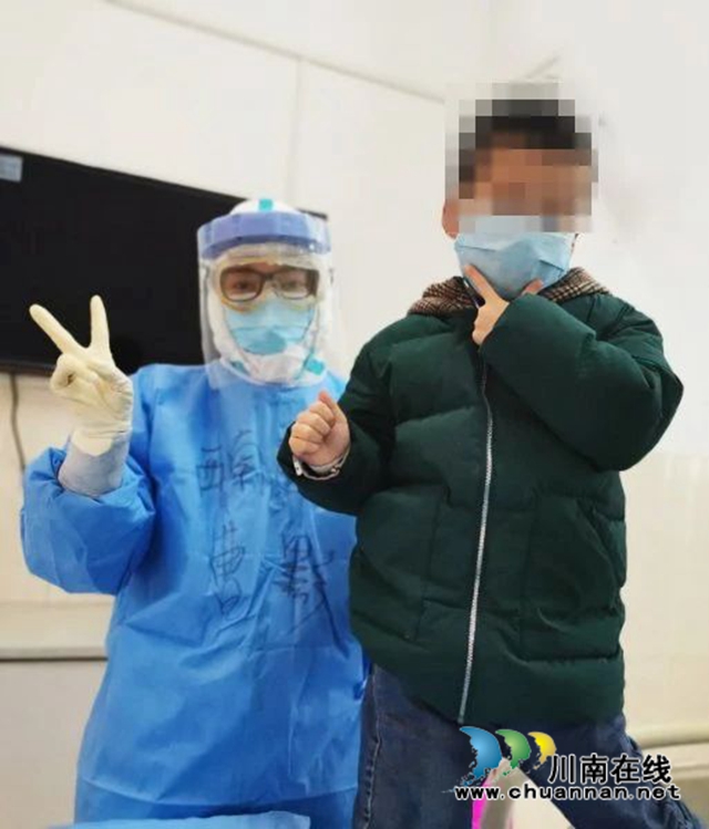 【西南医大中医院·一线】泸州最小患者，出院啦！(图1)