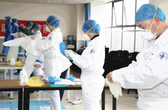 泸州市人医:精兵强将整装待发,随时候命驰援武汉(图3) 泸州市人医:精兵强将整装待发,随时候命驰援武汉(图3)