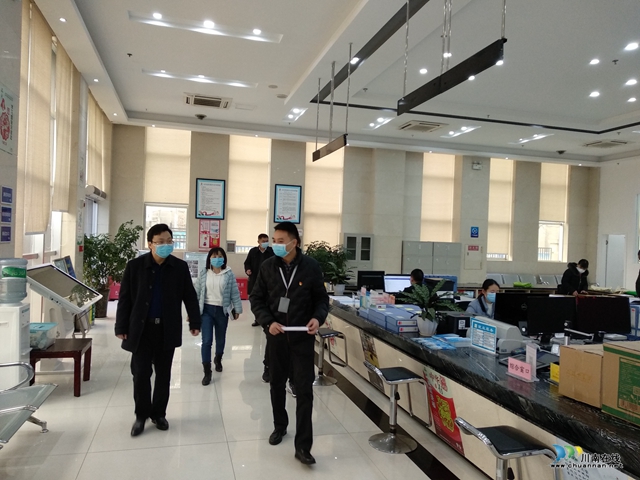 泸州高新区党工委委员、组织部部长刘峰带队到泰安街道检查指导新冠病毒肺炎疫情防控工作(图6) 泸州高新区党工委委员、组织部部长刘峰带队到泰安街道检查指导新冠病毒肺炎疫情防控工作(图6)