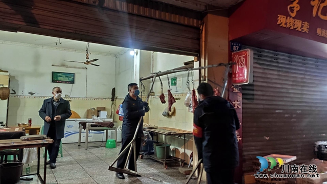 龙马潭区小市街道:疫线“城管蓝” 抗疫复工两不松(图3) 龙马潭区小市街道:疫线“城管蓝” 抗疫复工两不松(图3)