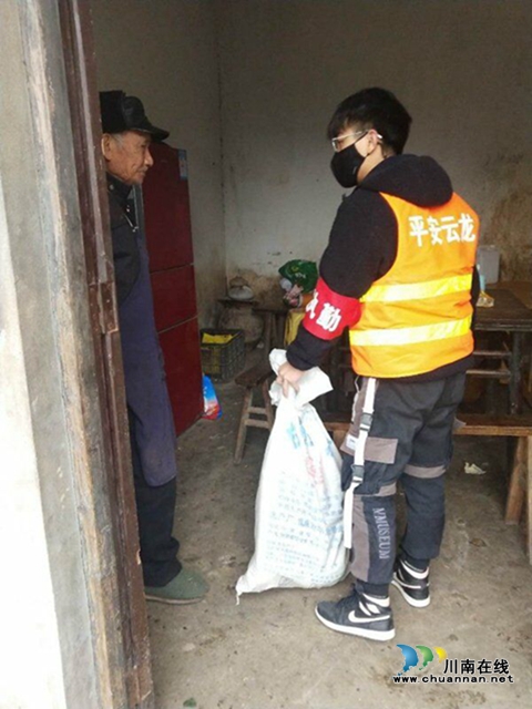 泸县云龙镇:上阵兄弟兵 抗疫显真情(图7) 泸县云龙镇:上阵兄弟兵 抗疫显真情(图7)