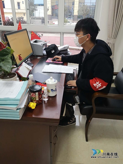 泸县云龙镇:上阵兄弟兵 抗疫显真情(图9) 泸县云龙镇:上阵兄弟兵 抗疫显真情(图9)