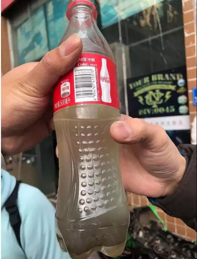 时隔半年，自贡这家加油站再出“渣草”？(图3)