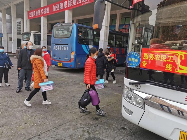 当好“保姆”+“保镖”,江阳全力以“复”(图10) 当好“保姆”+“保镖”,江阳全力以“复”(图10)