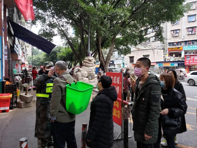 泸州农贸市场、商场全面恢复经营，记者实地探访