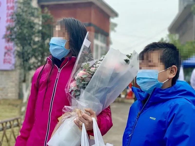 【西南医大中医院·战疫一线】泸州女博士,5个“霸道”第一次!(图11) 【西南医大中医院·战疫一线】泸州女博士,5个“霸道”第一次!(图11)